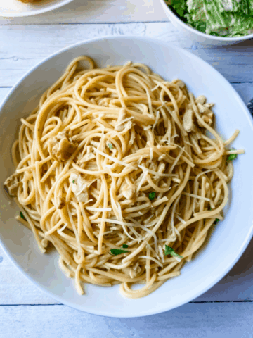 white clam sauce feature