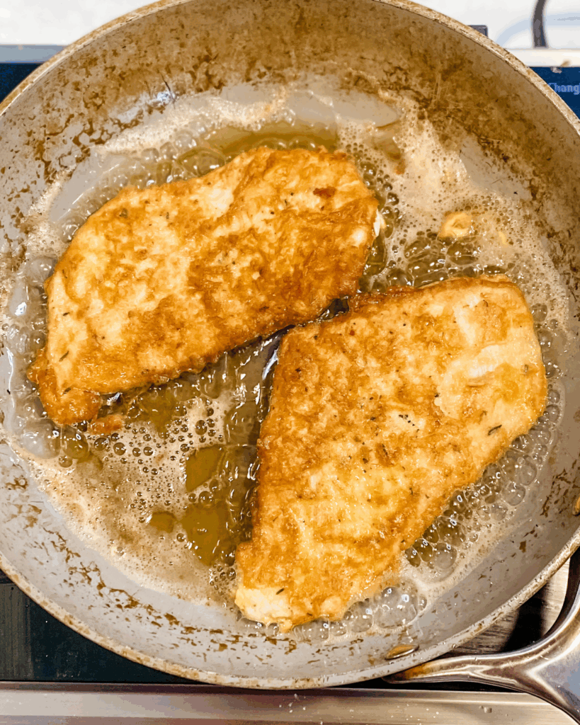 cook chicken cutlets in a pan
